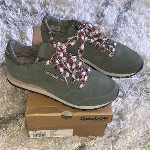 *SOLD* Reebok Classic Trainers